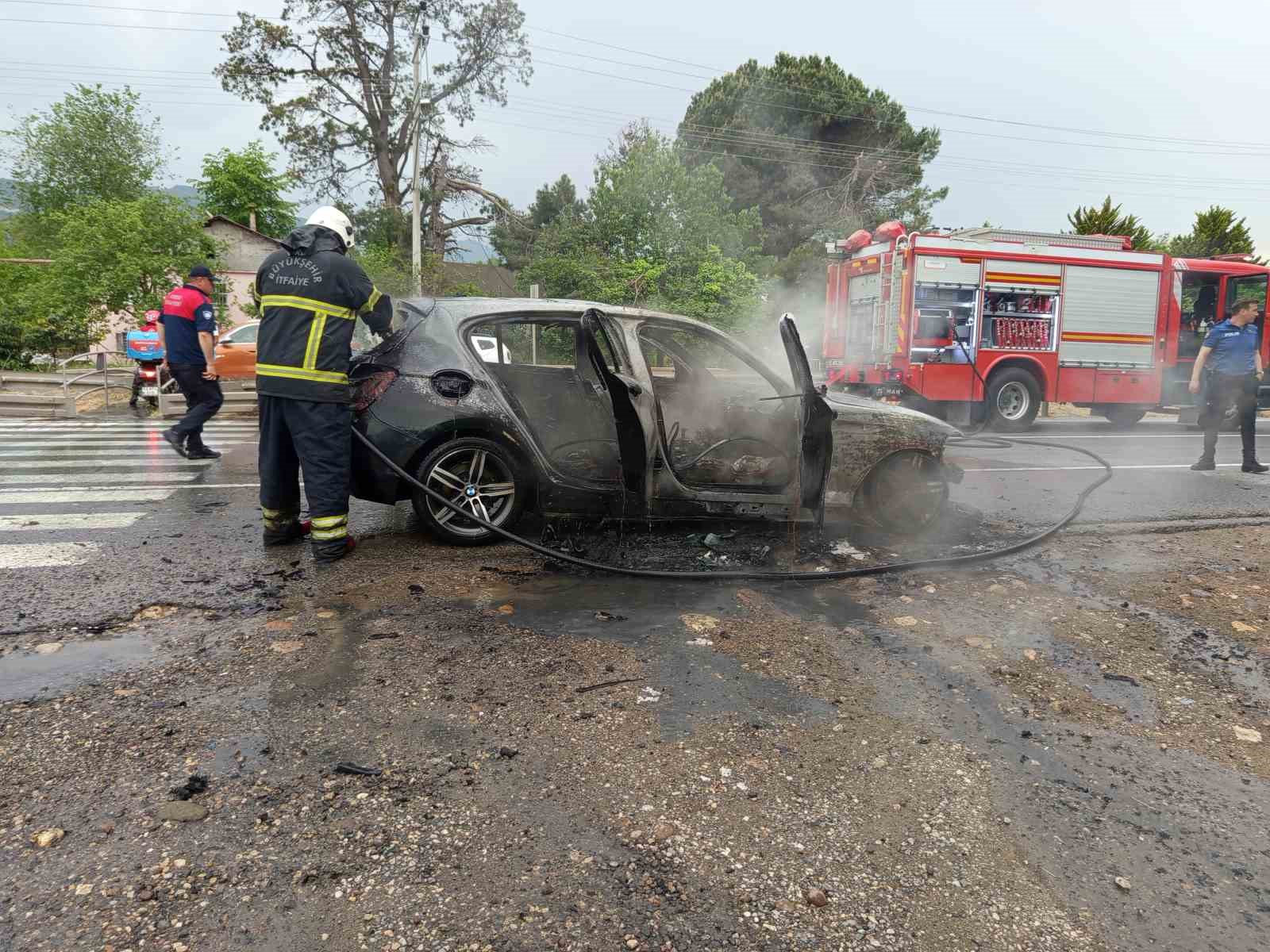 Ordu’da seyir halindeki otomobilde yangın çıktı 