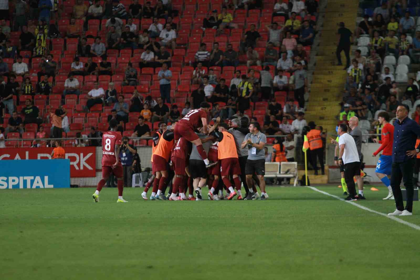 Trendyol Süper Lig: Atakaş Hatayspor: 4 - Fenerbahçe: 2 (Maç sonucu) 