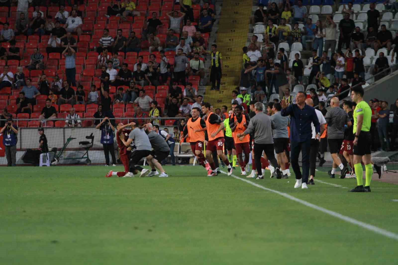 Trendyol Süper Lig: Atakaş Hatayspor: 4 - Fenerbahçe: 2 (Maç sonucu) 