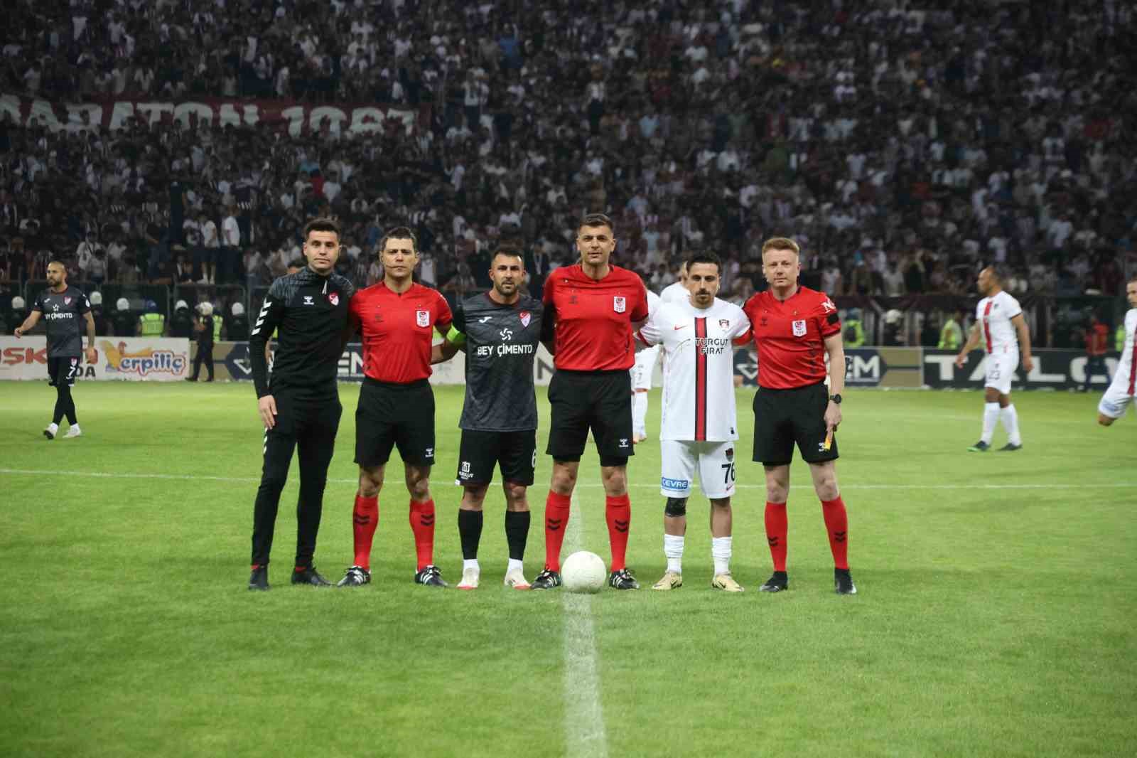 Elazığspor - Vanspor FK maçı tatil edildi 