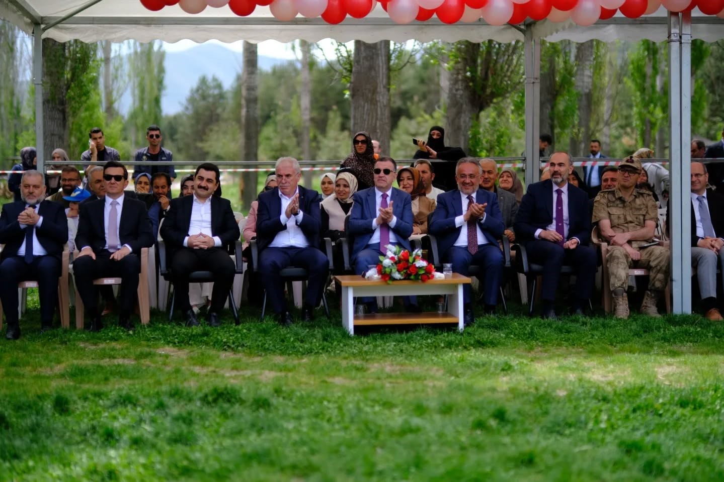 Kur’an kursları yılsonu şenliği renkli görüntülere sahne oldu 