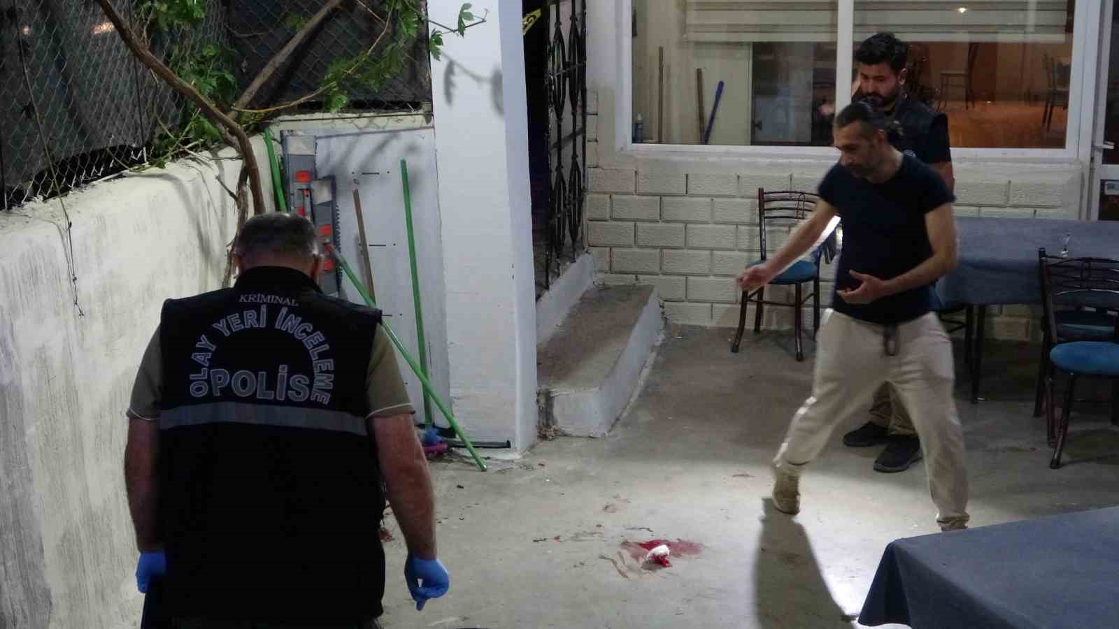 Husumetlisini kıraathanede oyun oynarken pompalı tüfekle vurdu!
