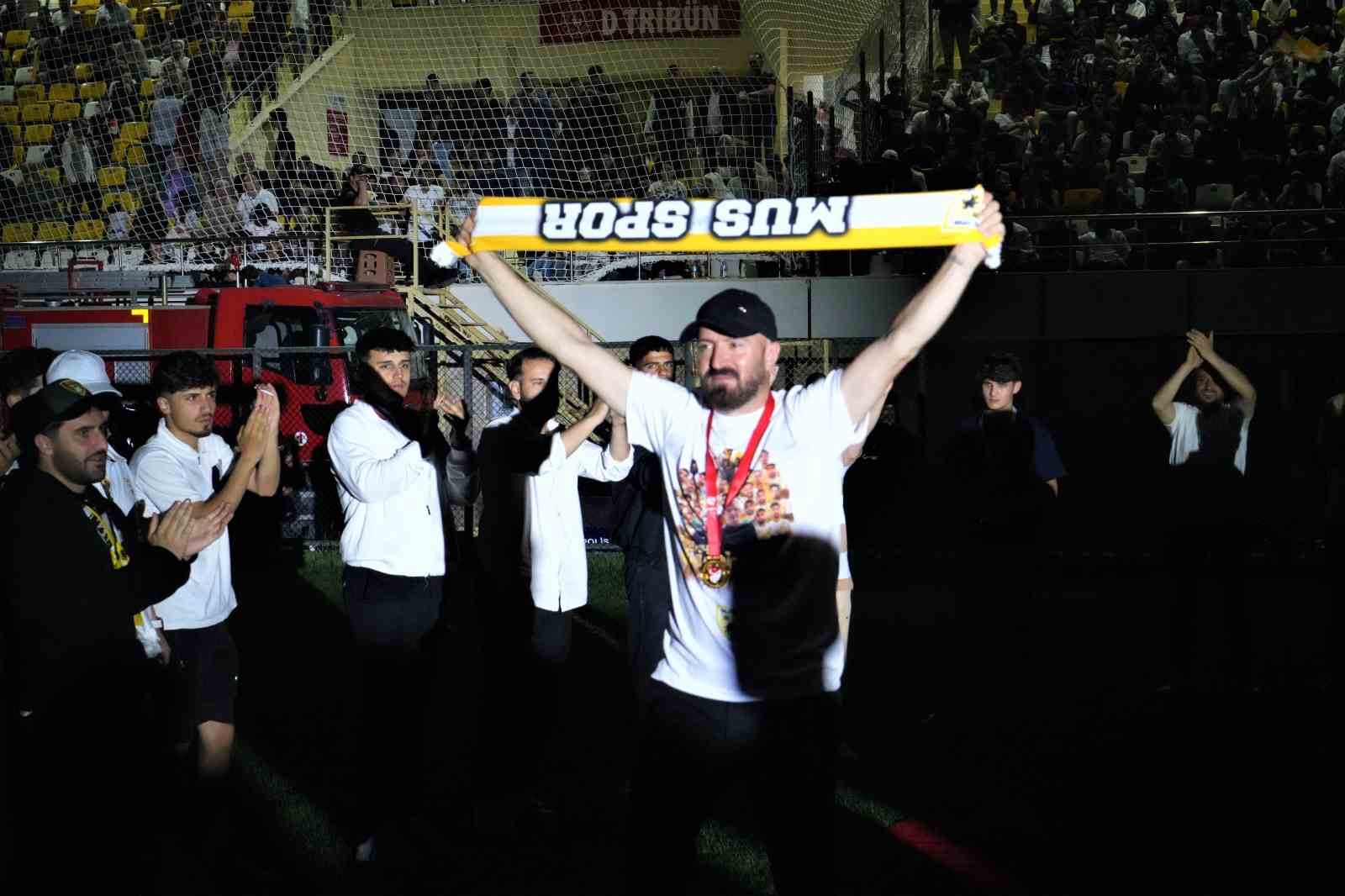 Muşspor, şampiyonluğunu coşkuyla kutladı 