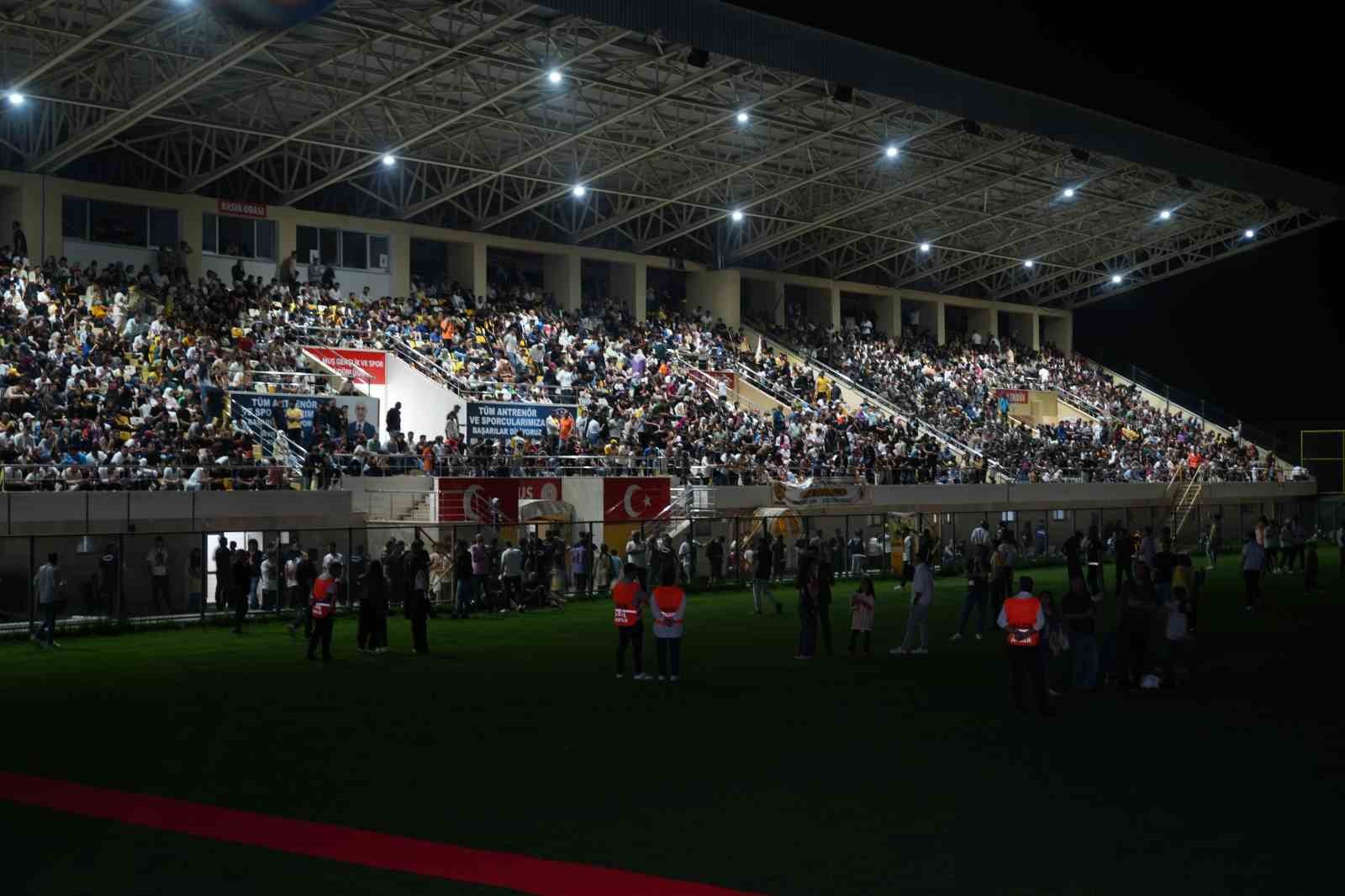 Muşspor, şampiyonluğunu coşkuyla kutladı 