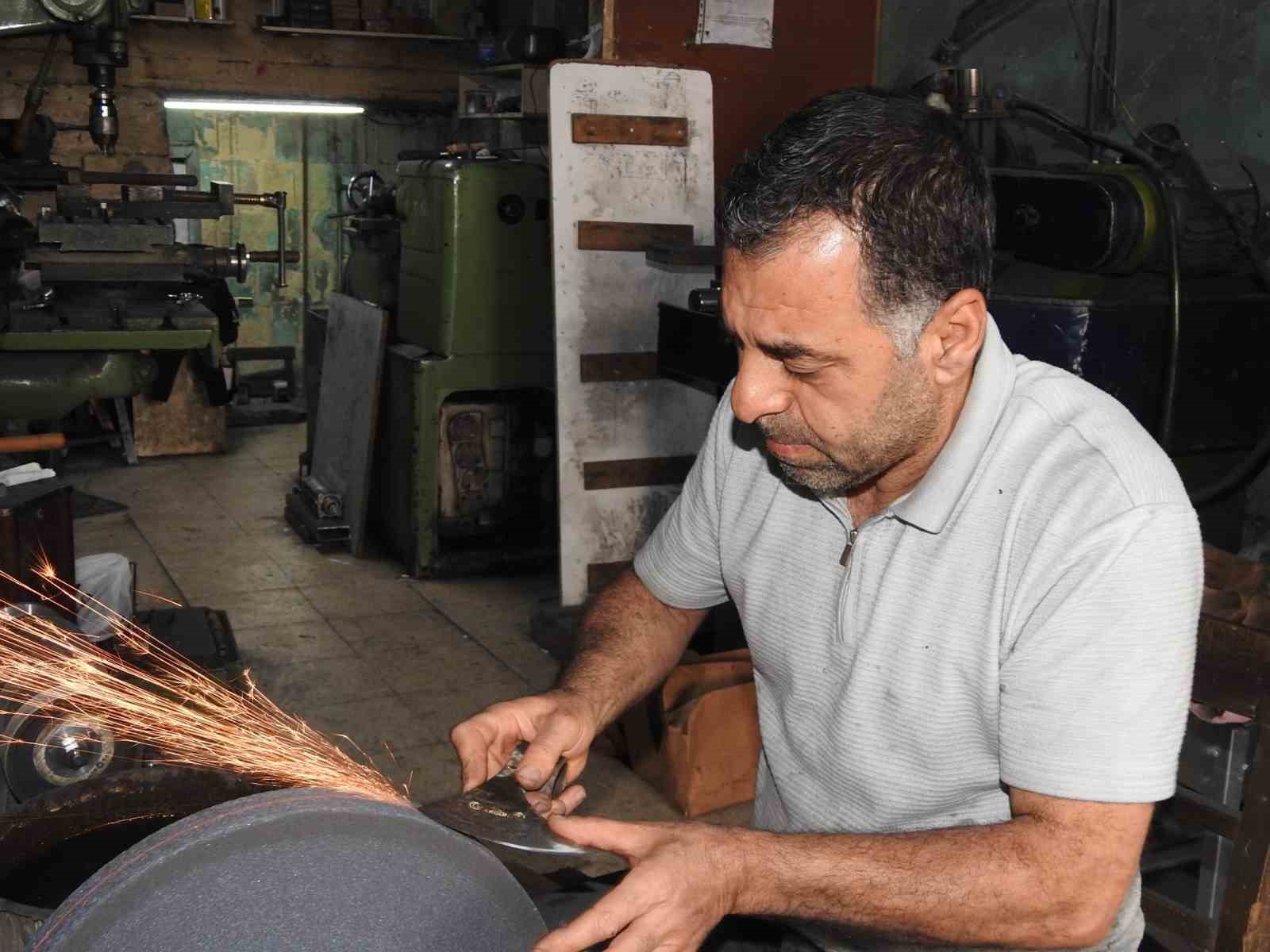 Gaziantep’te bıçak ustalarının bayram mesaisi başladı 