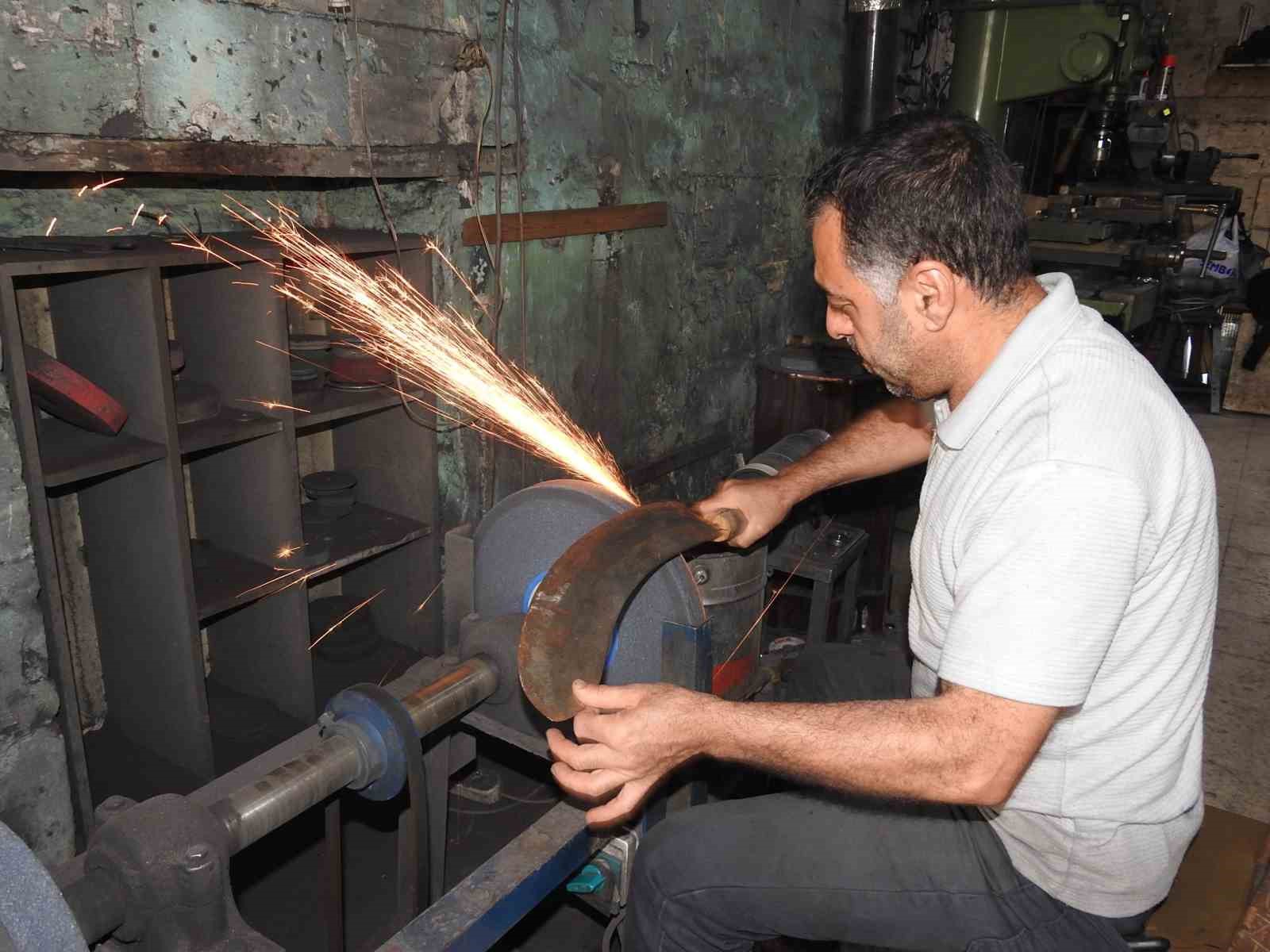 Gaziantep’te bıçak ustalarının bayram mesaisi başladı 