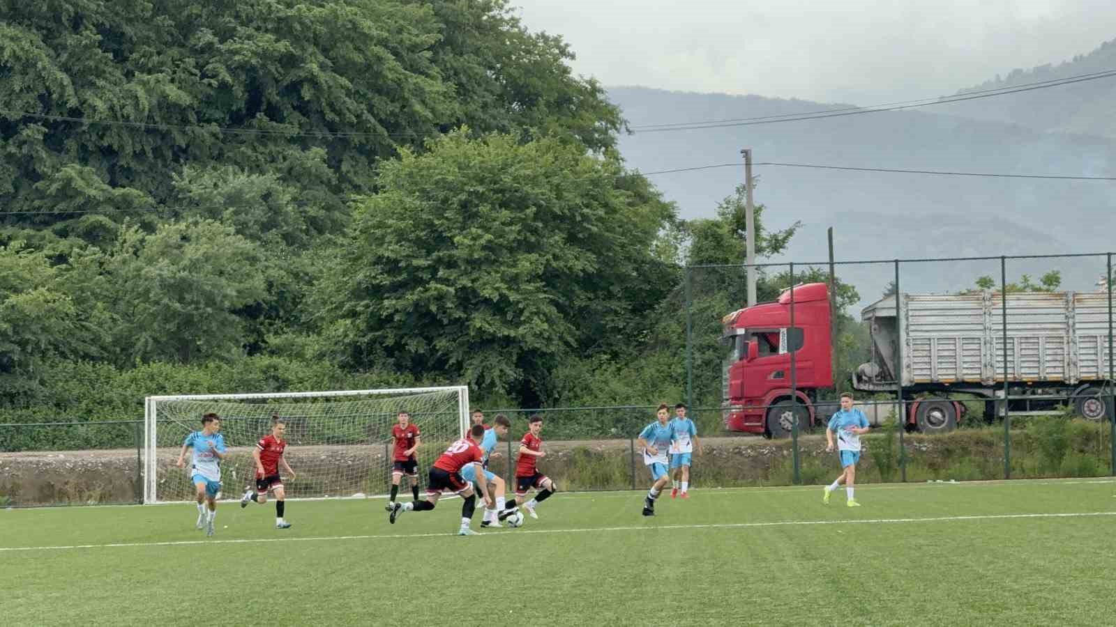 Yıldızlar Futbol Türkiye Şampiyonası Düzce’de başladı 