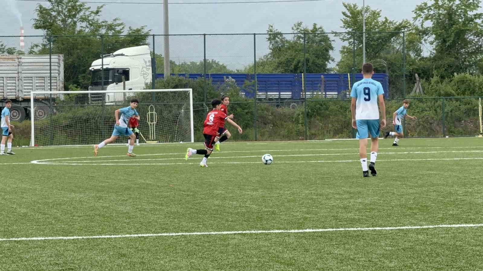 Yıldızlar Futbol Türkiye Şampiyonası Düzce’de başladı 