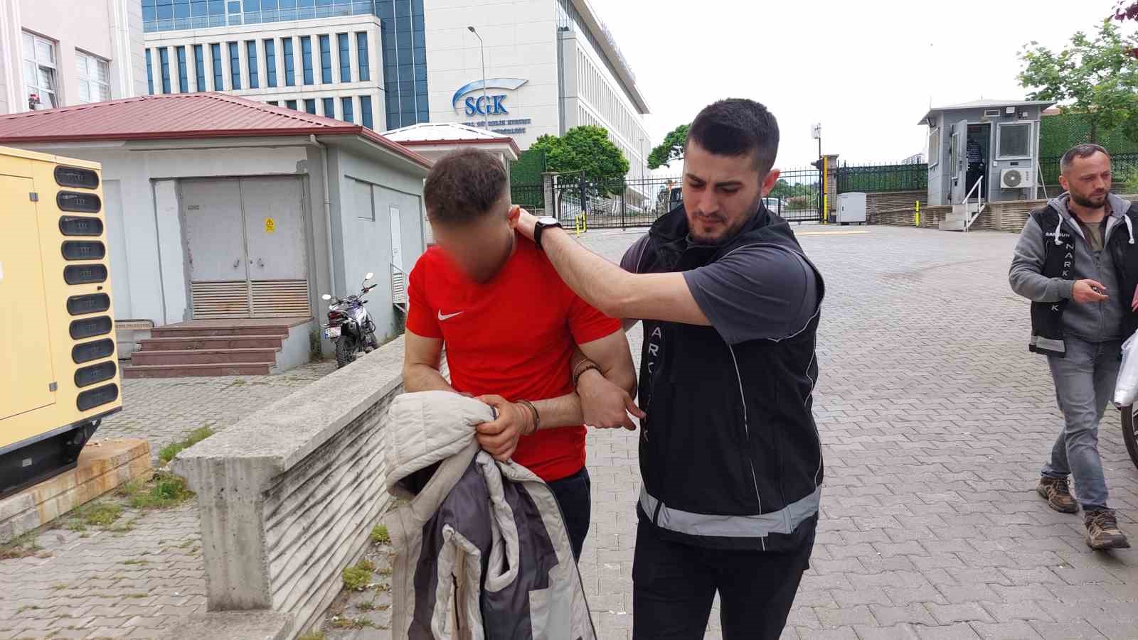 Uyuşturucu tacirlerine şafak operasyonu darbesi: 21 gözaltı