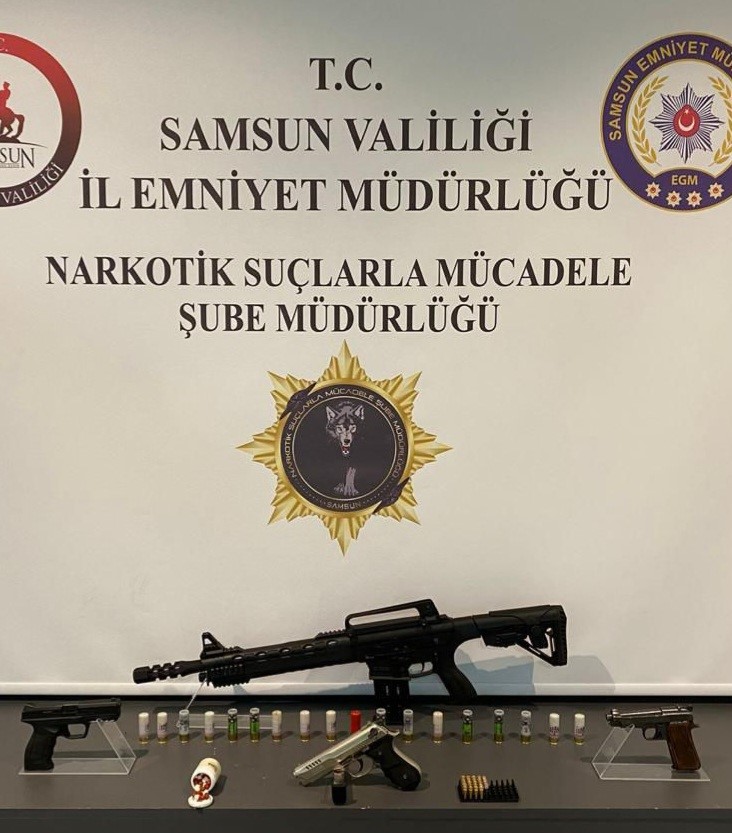 Samsun’da uyuşturucu tacirlerine şafak operasyonu: 21 gözaltı 