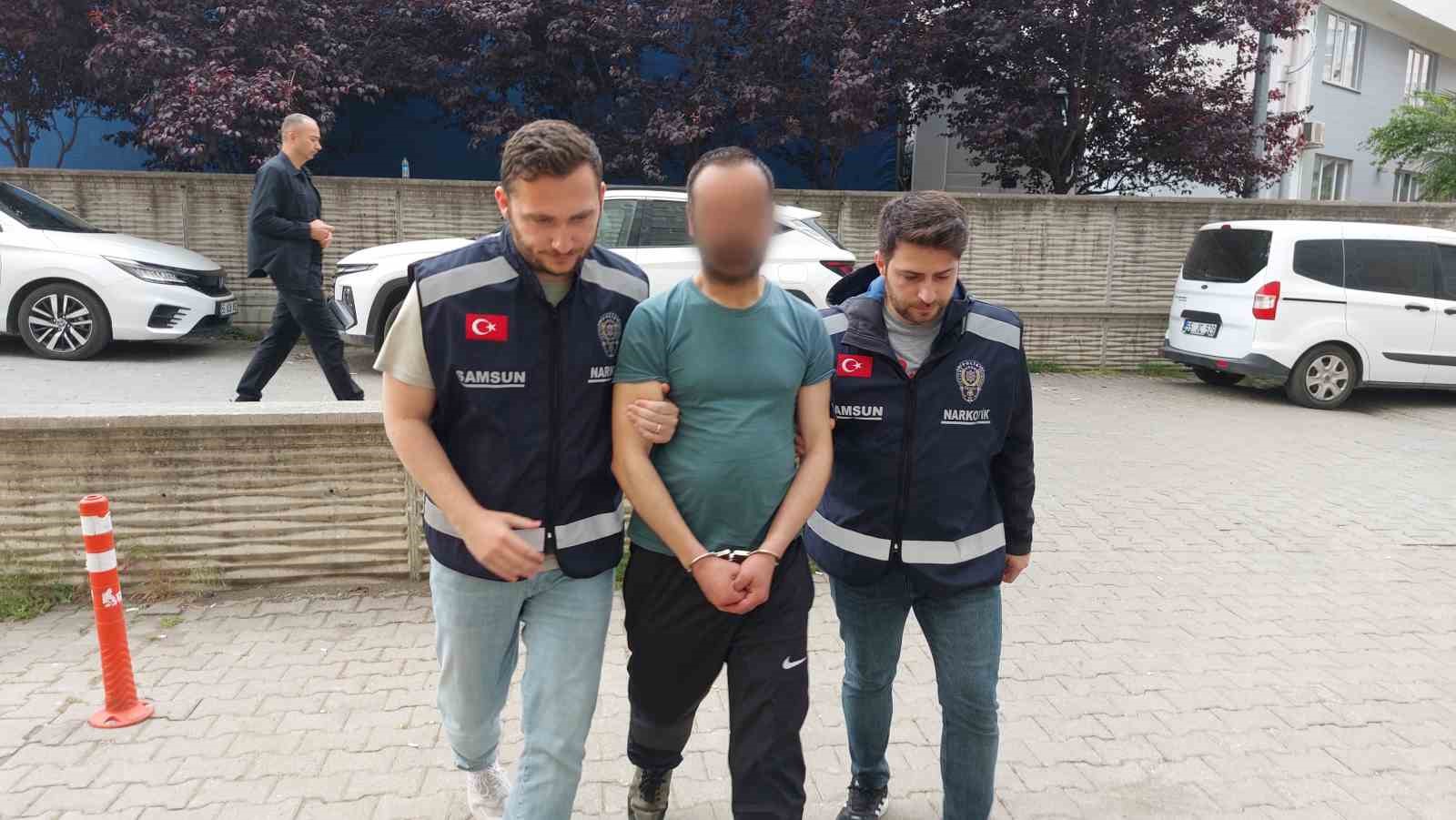 Samsun’da uyuşturucu tacirlerine şafak operasyonu: 21 gözaltı 
