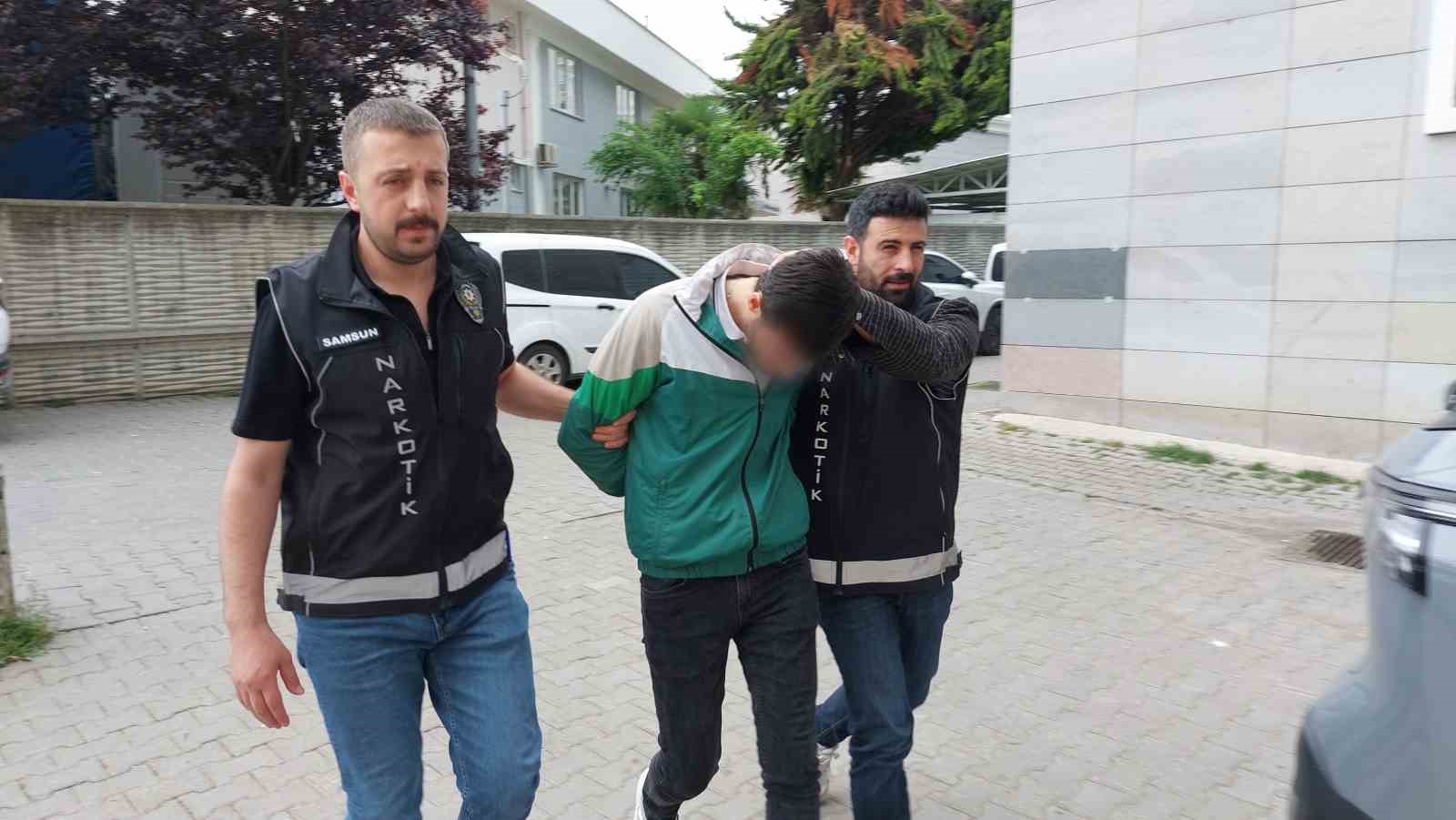 Samsun’da uyuşturucu tacirlerine şafak operasyonu: 21 gözaltı 