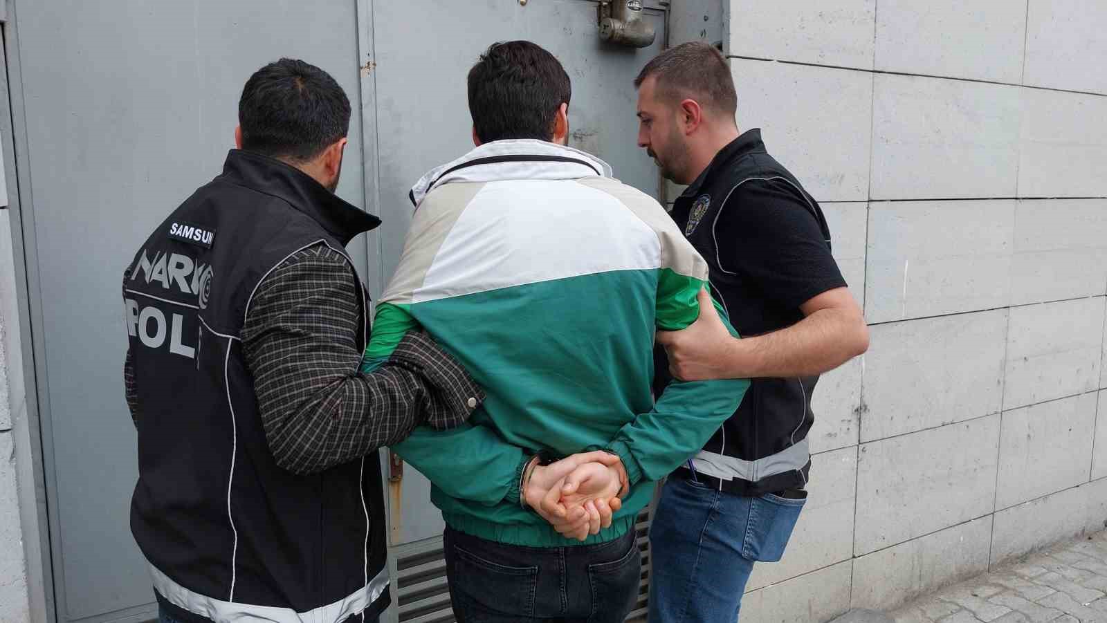 Samsun’da uyuşturucu tacirlerine şafak operasyonu: 21 gözaltı 