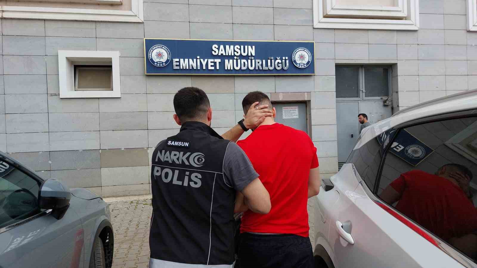 Samsun’da uyuşturucu tacirlerine şafak operasyonu: 21 gözaltı 