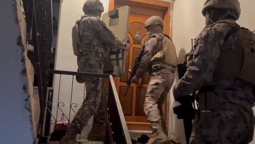 Samsun’da uyuşturucu tacirlerine şafak operasyonu: 21 gözaltı 
