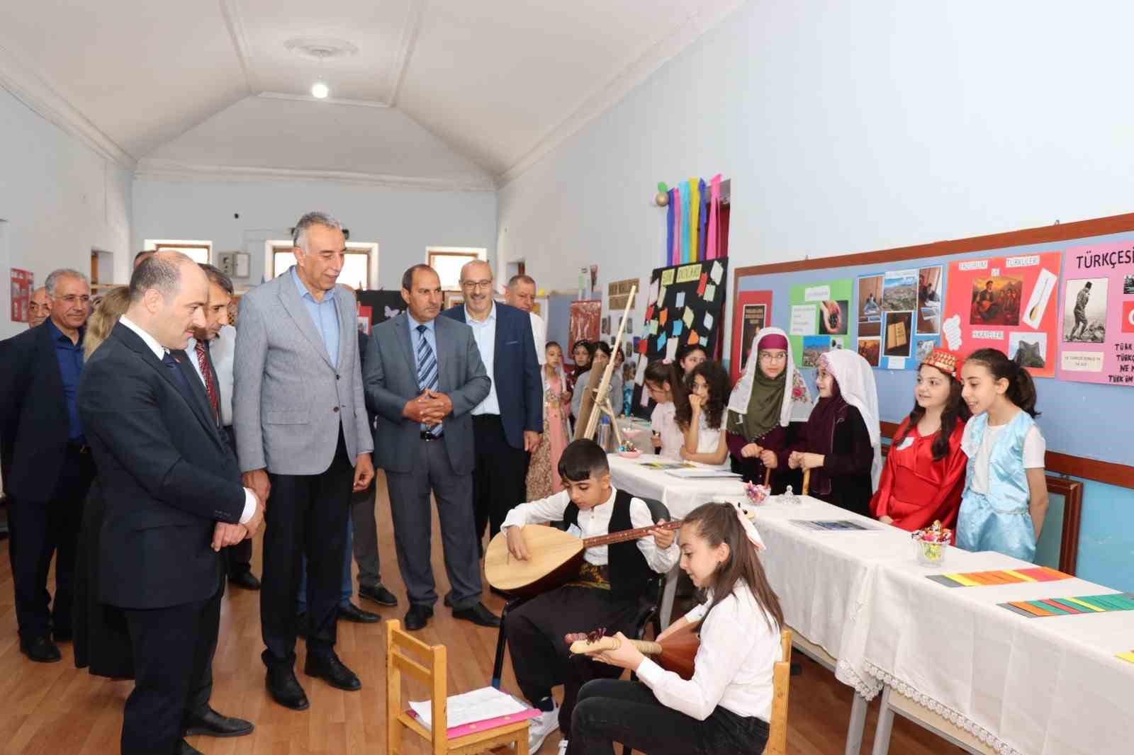 Oltu Karabekir İlkokulu’nda bilim şenliği coşkusu 