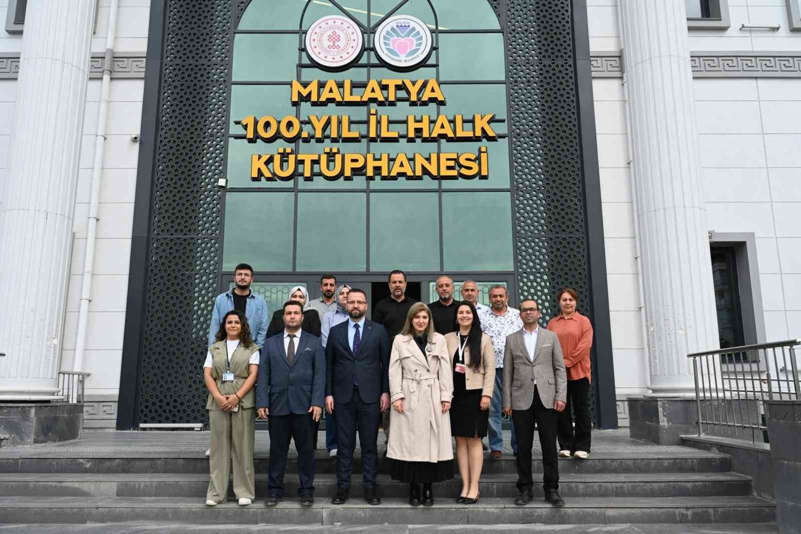Ölmeztoprak: Malatya'ya yeni kütüphaneler kazandırıyoruz.