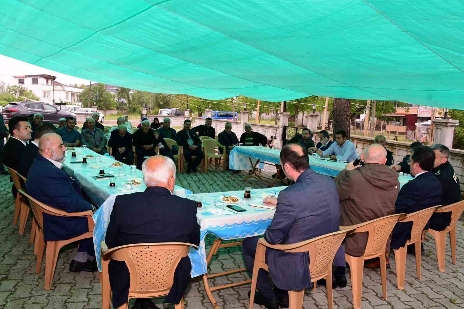 Kaymakam ve başkandan mahallede halkla çözüm buluşması 