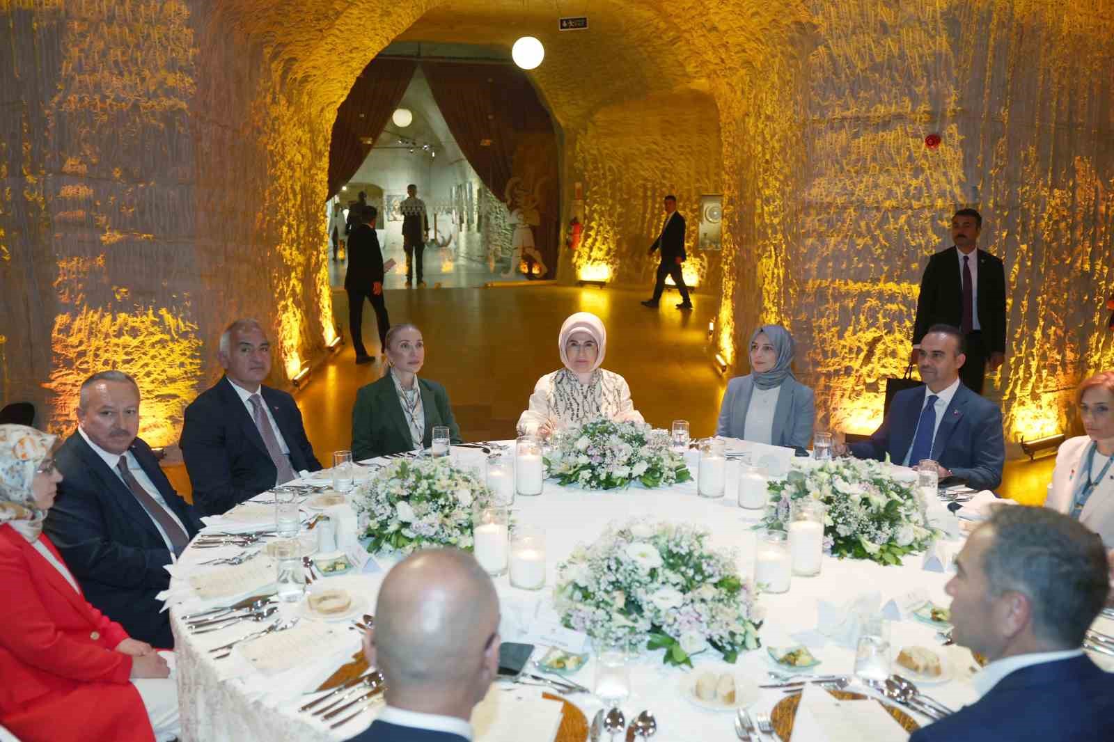 Emine Erdoğan, Nevşehir’de Türk Mutfağı Haftası kapsamında yoğurt mayaladı 