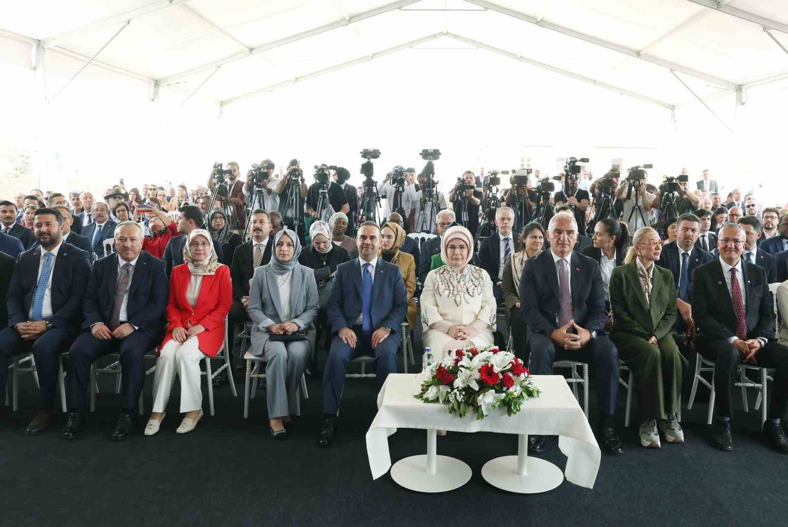 Emine Erdoğan, Nevşehir’de Türk Mutfağı Haftası kapsamında yoğurt mayaladı 