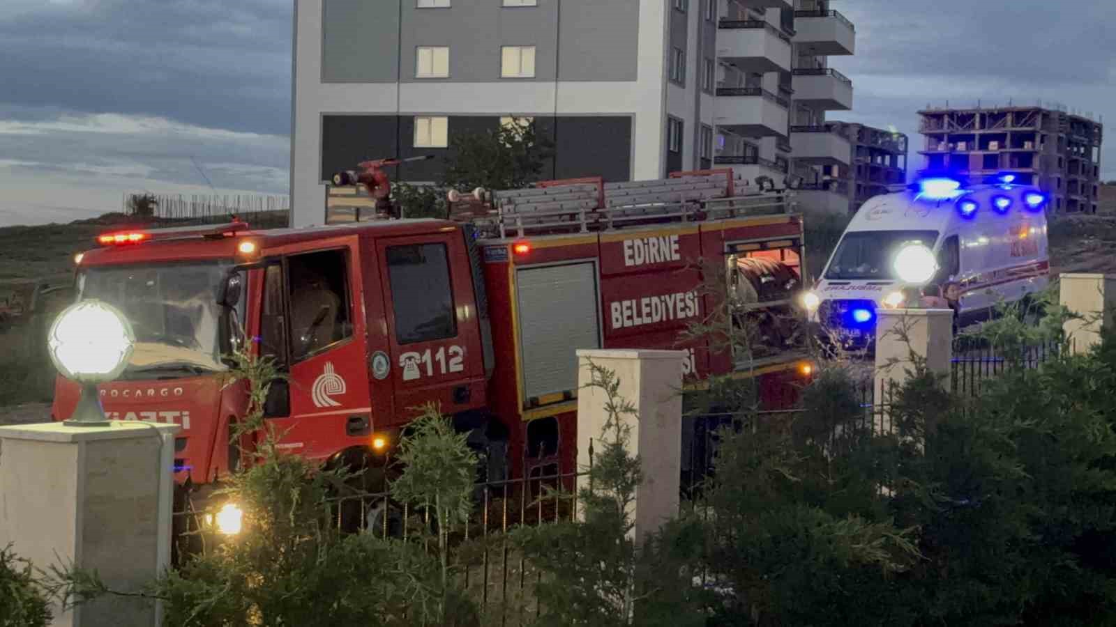 Balkonda çıkan yangın itfaiye ekipleri tarafından söndürüldü 