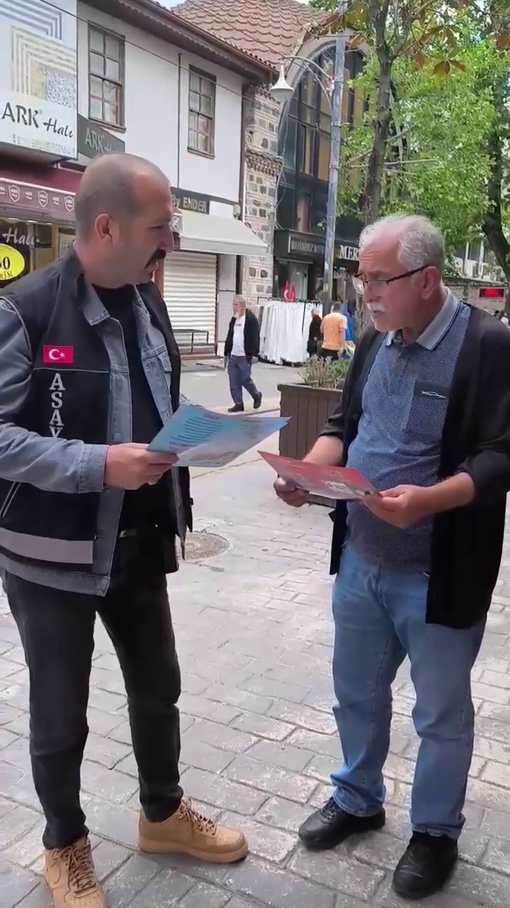 Bursa polisi vatandaşları dolandırıcılık olaylarına karşı bilgilendirdi 