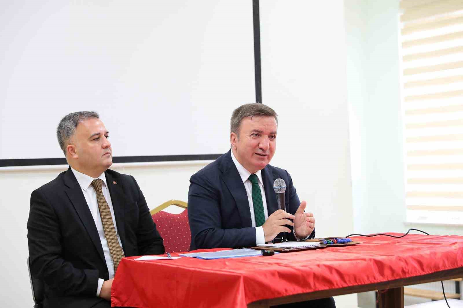 Otlukbeli’de muhtarlar toplantısı düzenlendi 