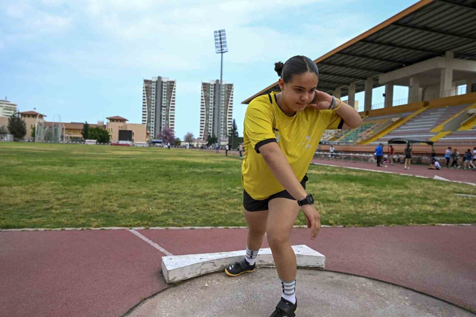 Mersin’de kız kardeşlerden spor başarısı 