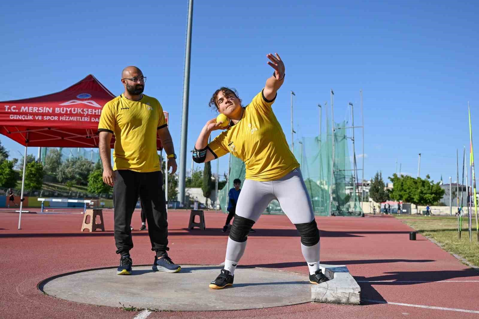 Mersin’de kız kardeşlerden spor başarısı 