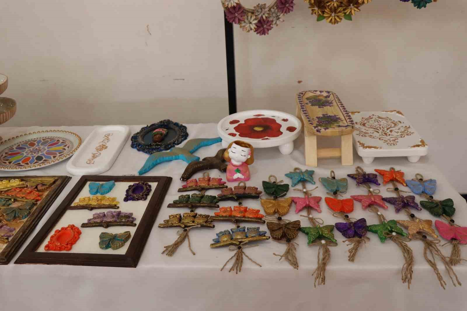 El emeği göz nuru emeklerini sergilediler 