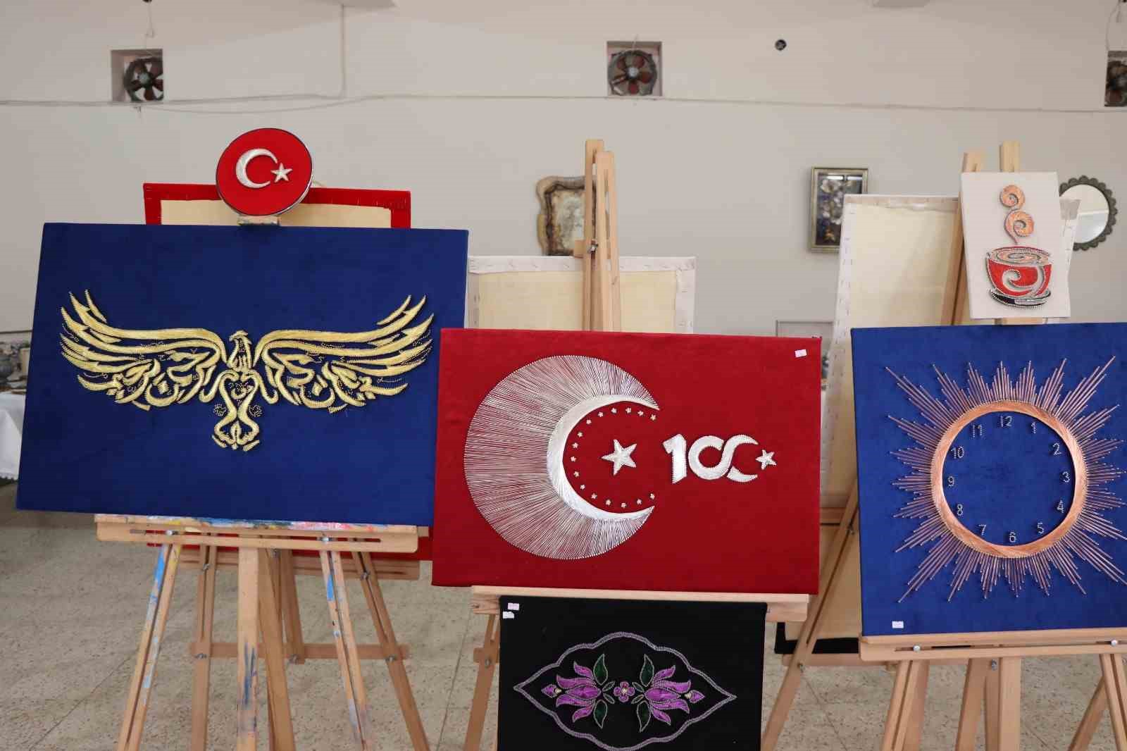 El emeği göz nuru emeklerini sergilediler 
