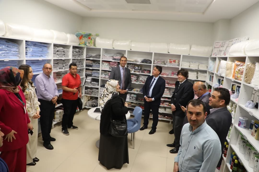 Develi Dr. Ekrem Karakaya Devlet Hastanesi’nde sosyal sorumluluk hizmeti ‘Sosyal Market’e dönüştü 