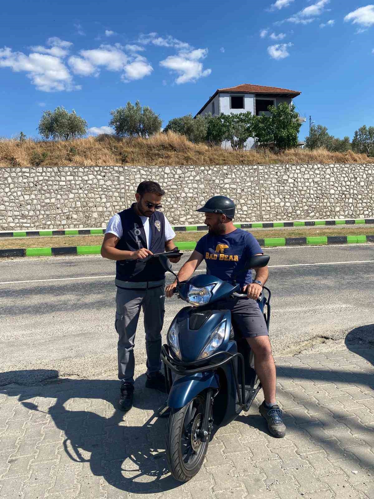 Motosikletlilere ceza yağdı 