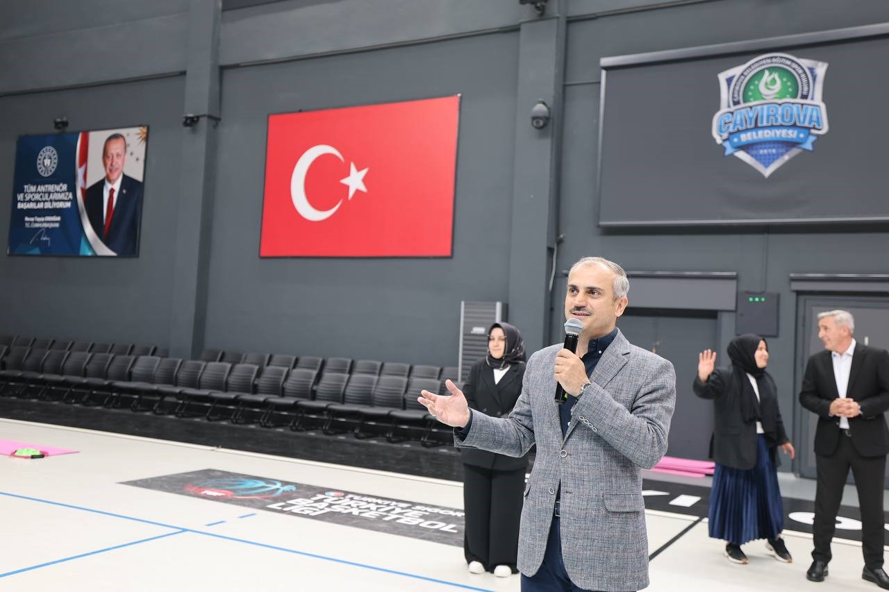Kadın kursiyerler voleybol maçında hünerlerini konuşturdu 