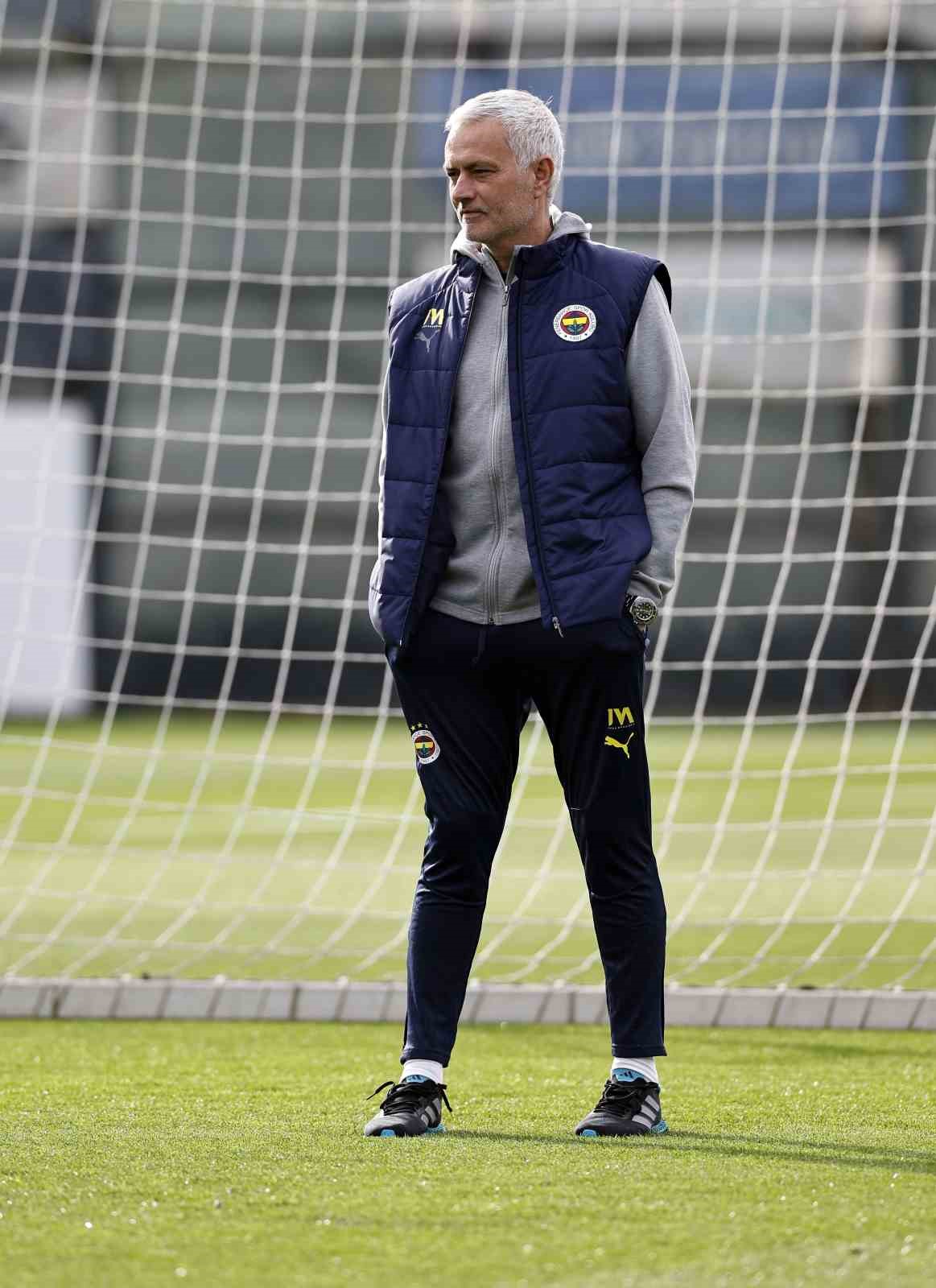Fenerbahçe, Konyaspor maçı hazırlıklarına başladı 