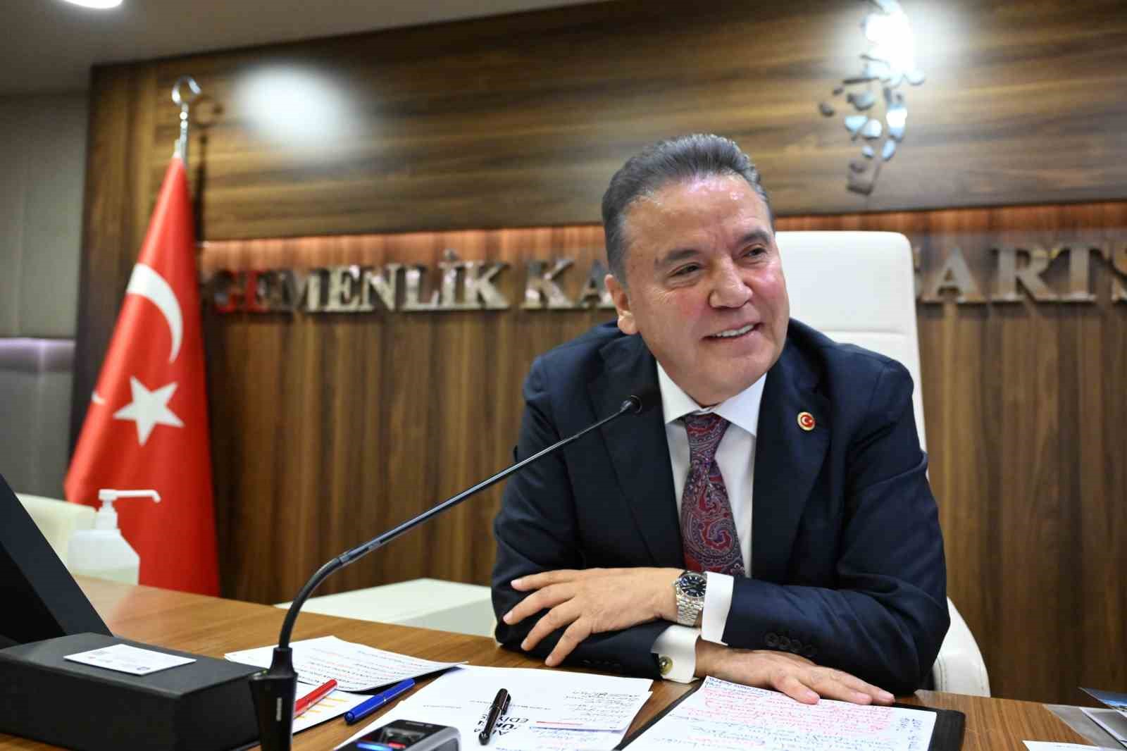 Anjiyo olan Muhittin Böcek, sağlık durumuyla ilgili son durumu paylaştı