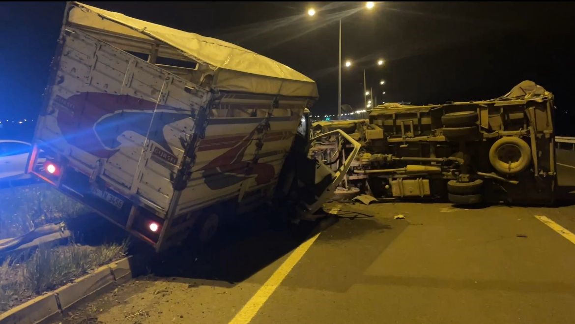 Kars’ta iki kamyonet çarpıştı: 3 yaralı 