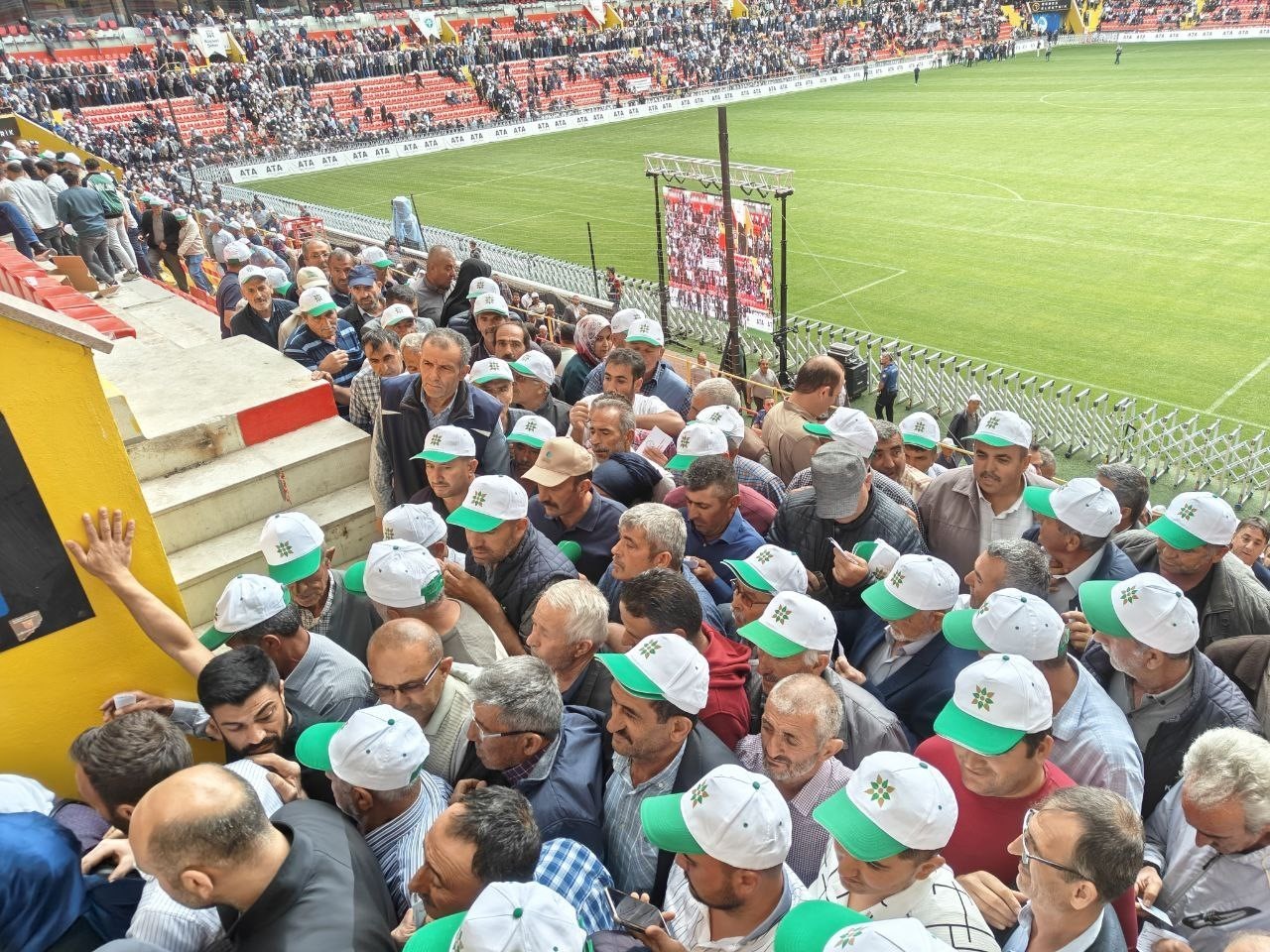 Kayseri Pancar Ekicileri Kooperatifi’nde Akay güven tazeledi 