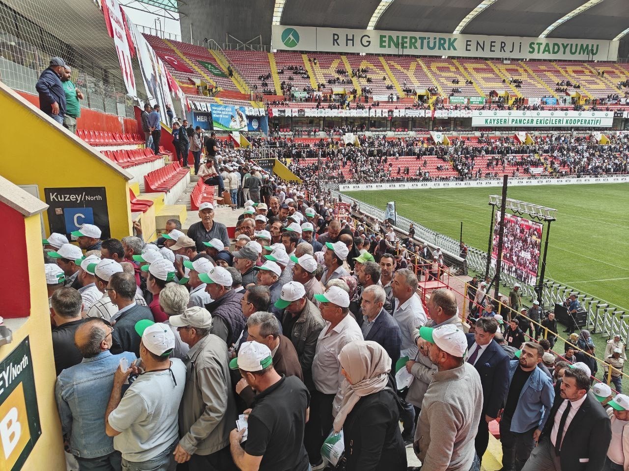 Kayseri Pancar Ekicileri Kooperatifi’nde Akay güven tazeledi 