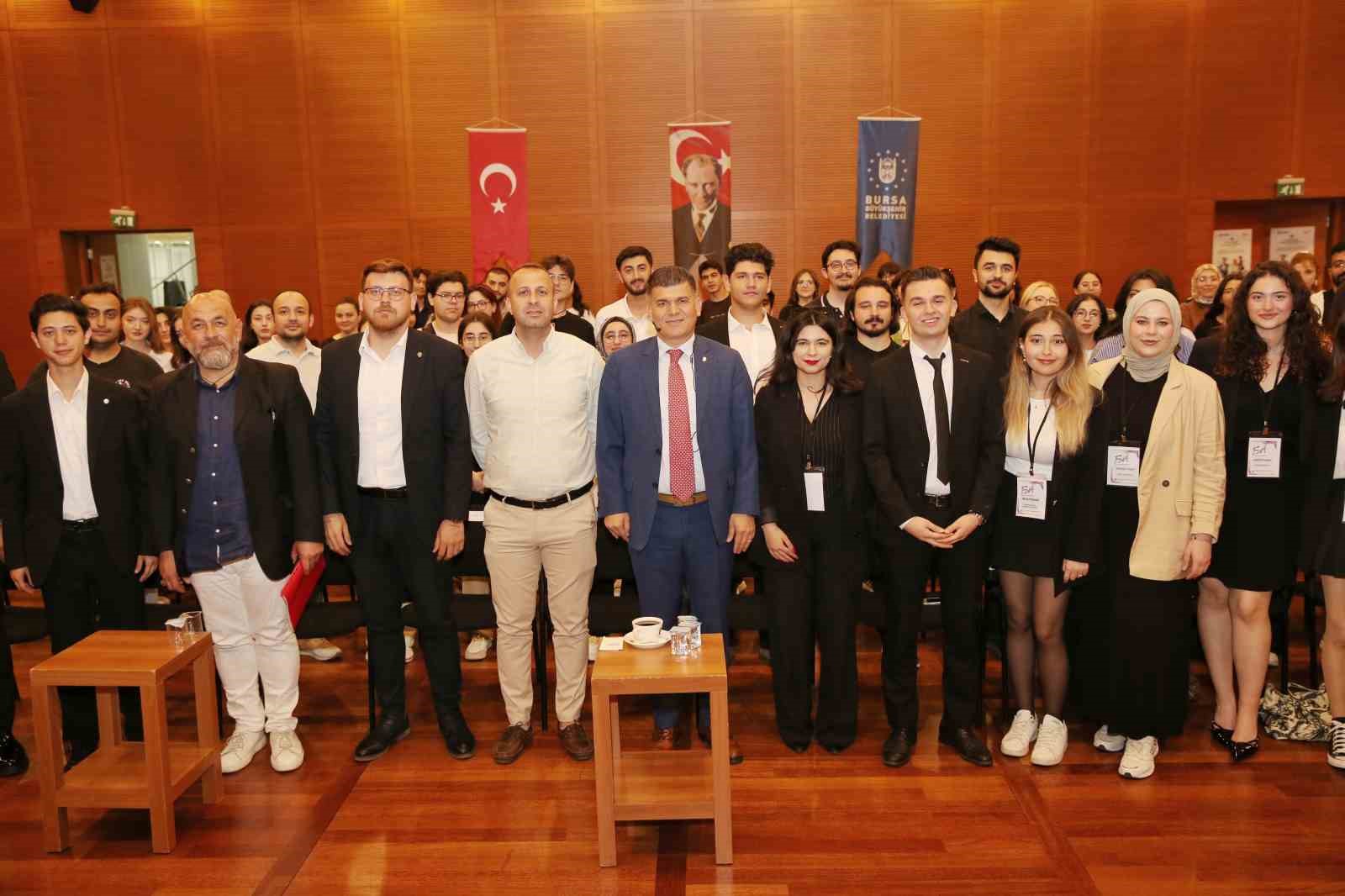Doç. Dr. Ergül Halisçelik’ten gençlerle sohbet
