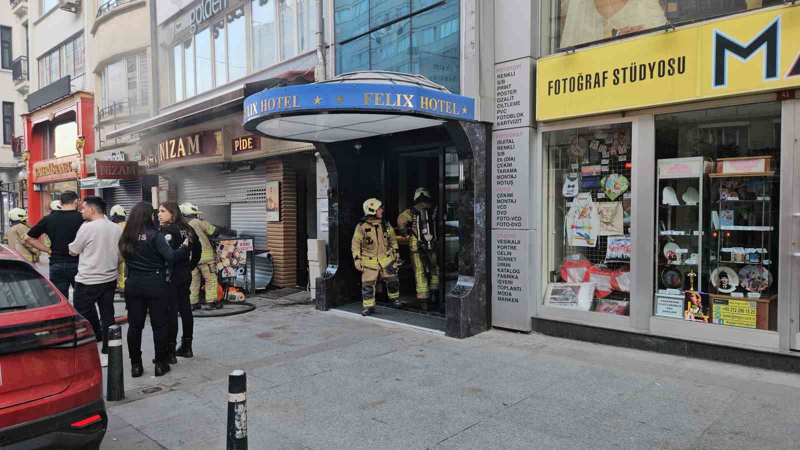 Şişli’de restoranda başlayan yangın yanındaki iki binaya sıçradı 