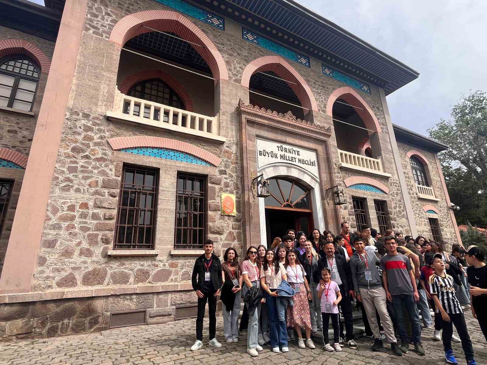 Kültürler Buluşuyor projesi ile Ankara’yı gezdiler 