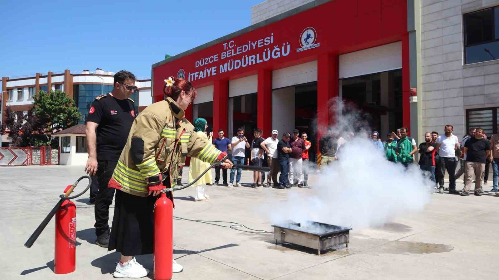 Düzce’de akaryakıt istasyonu çalışanlarına yangın eğitimi 