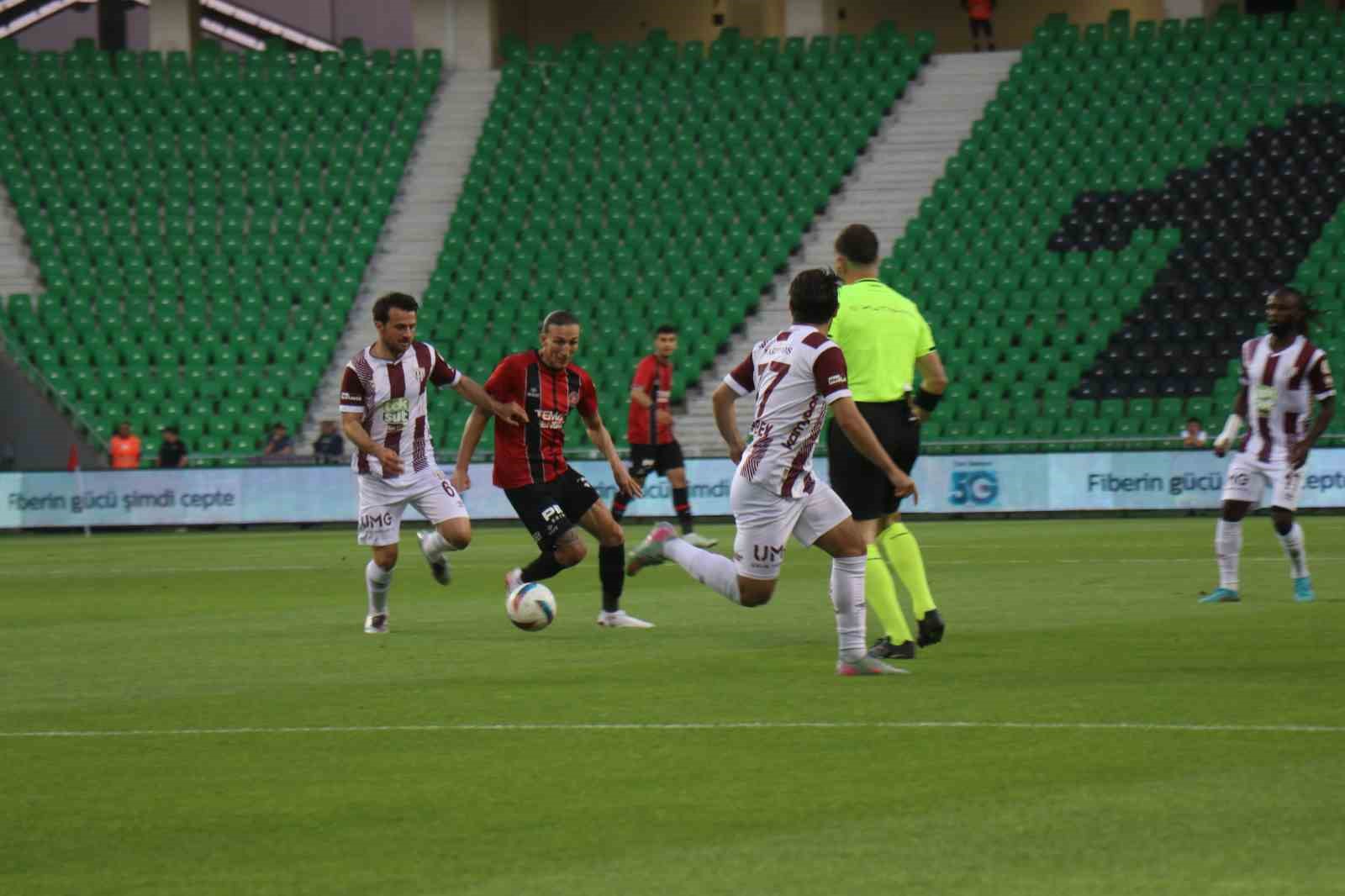 Trendyol 1. Lig: Fatih Karagümrük: 0 - Bandırmaspor: 0 (Maç devam ediyor) 