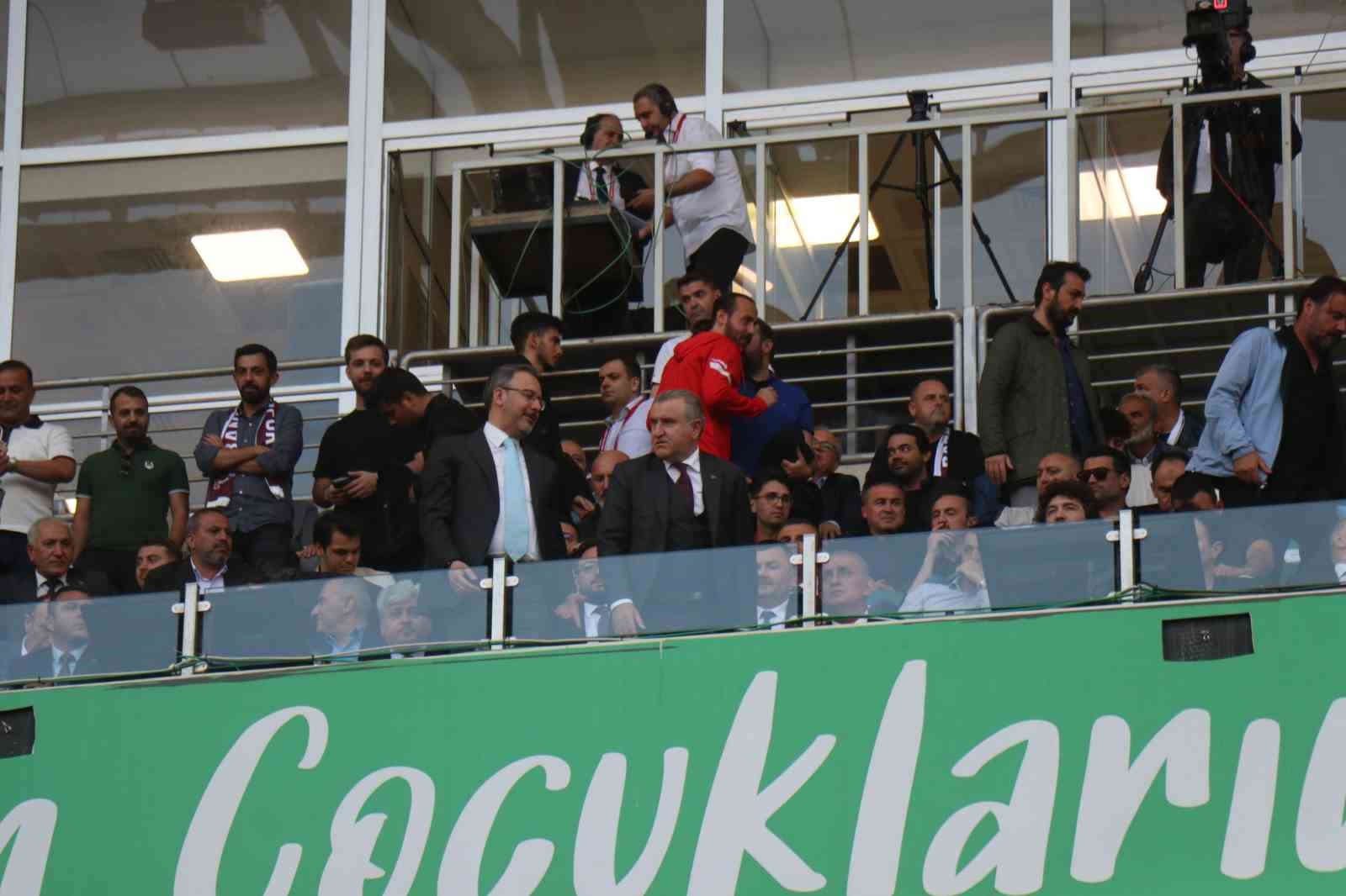 Trendyol 1. Lig: Fatih Karagümrük: 0 - Bandırmaspor: 0 (Maç devam ediyor) 
