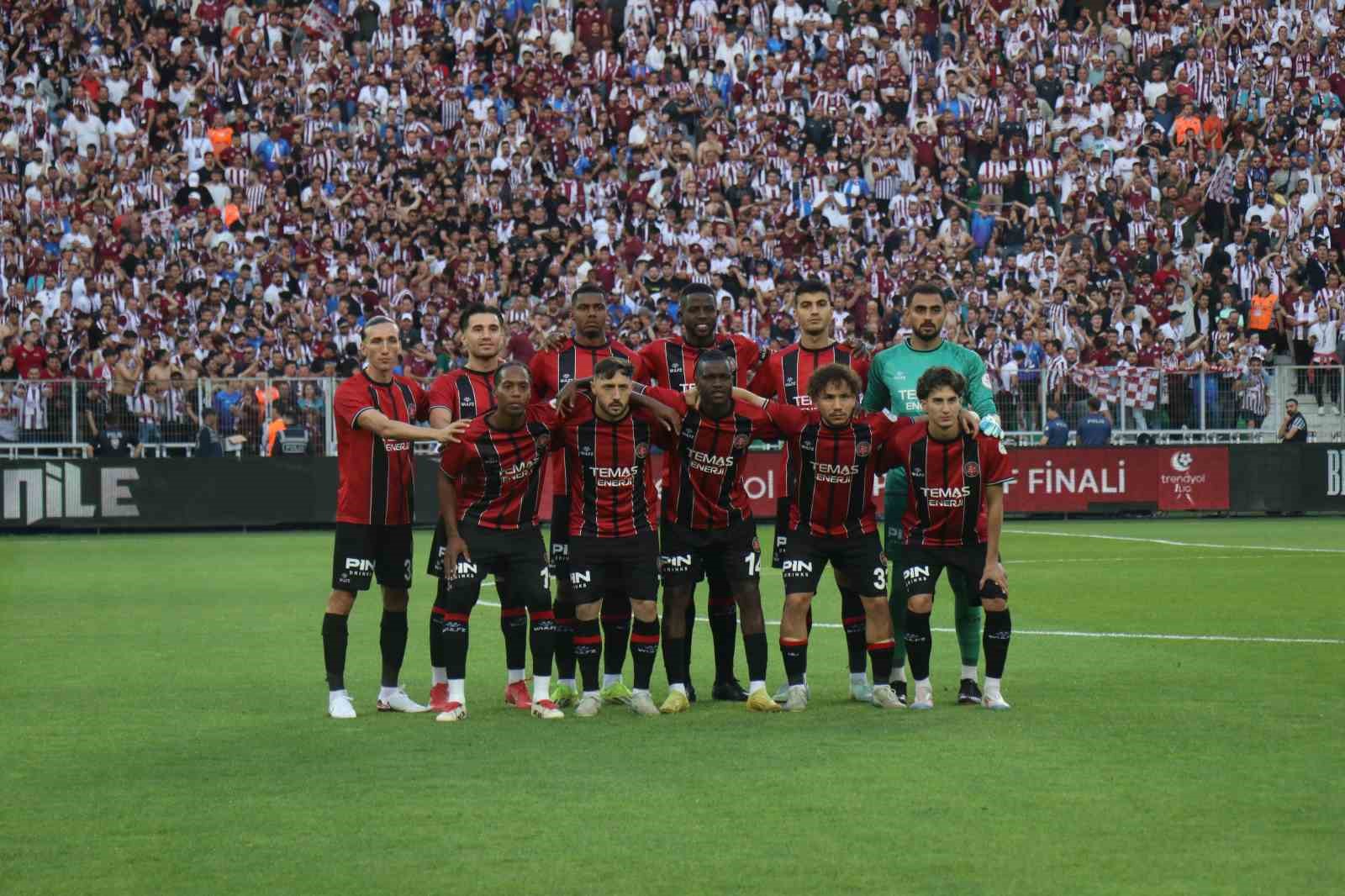 Trendyol 1. Lig: Fatih Karagümrük: 0 - Bandırmaspor: 0 (Maç devam ediyor) 
