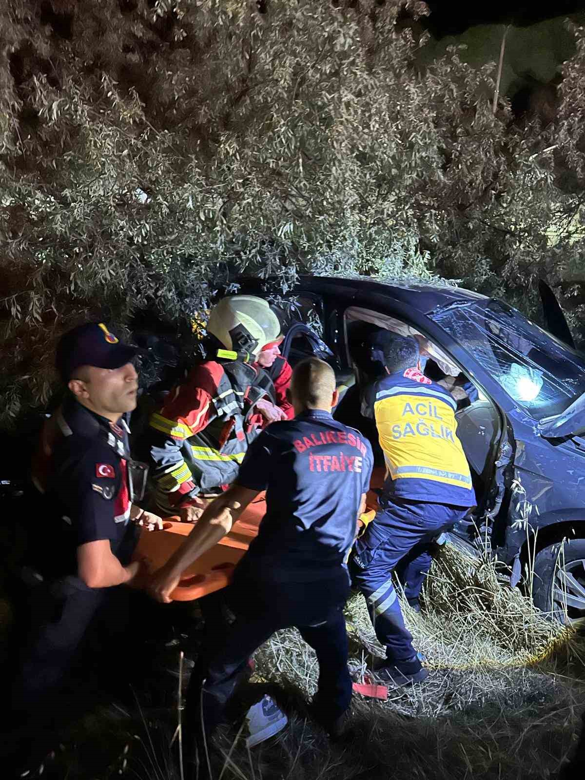 Ayvalık’ta zincirleme kaza: 1’i ağır 5 yaralı 
