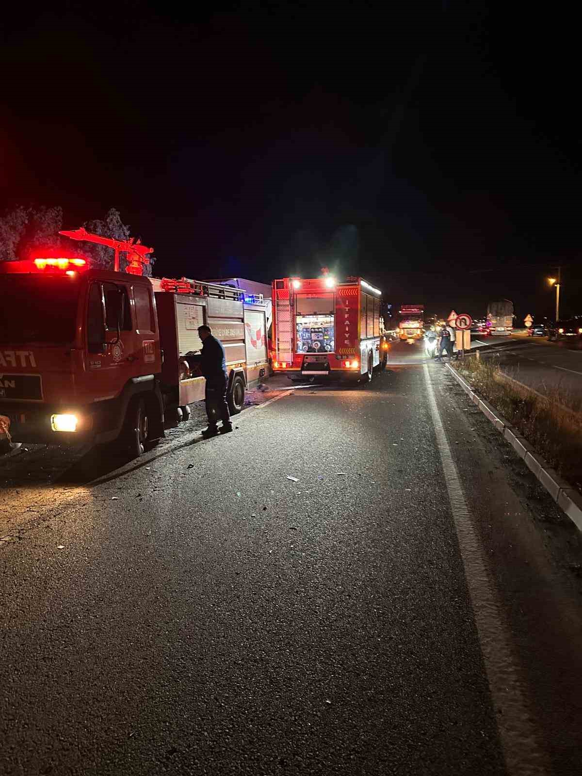 Ayvalık’ta zincirleme kaza: 1’i ağır 5 yaralı 