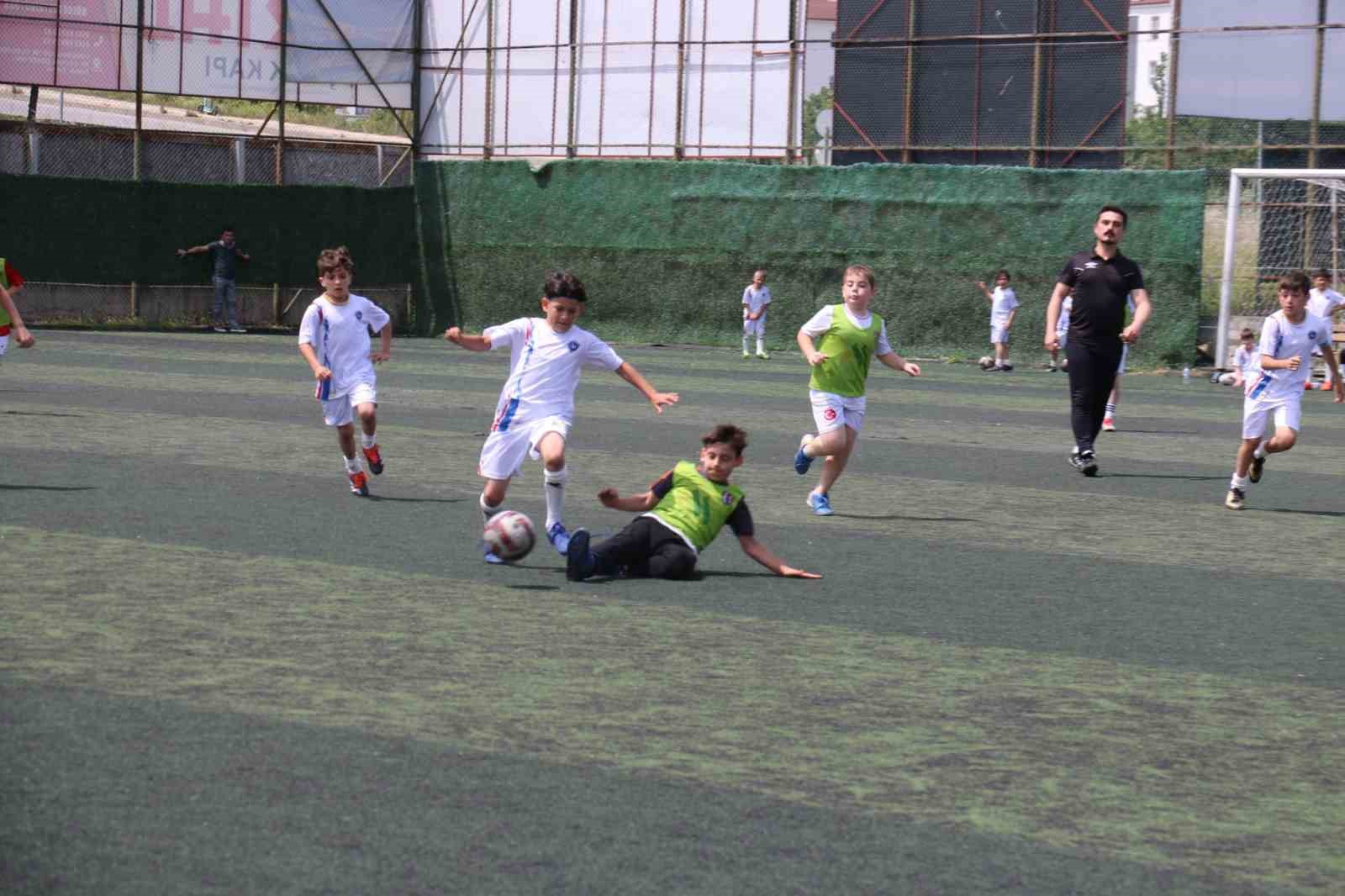 Atakum Belediyesi’nin düzenlendiği ilkokullar arası futbol turnuvası sona erdi 