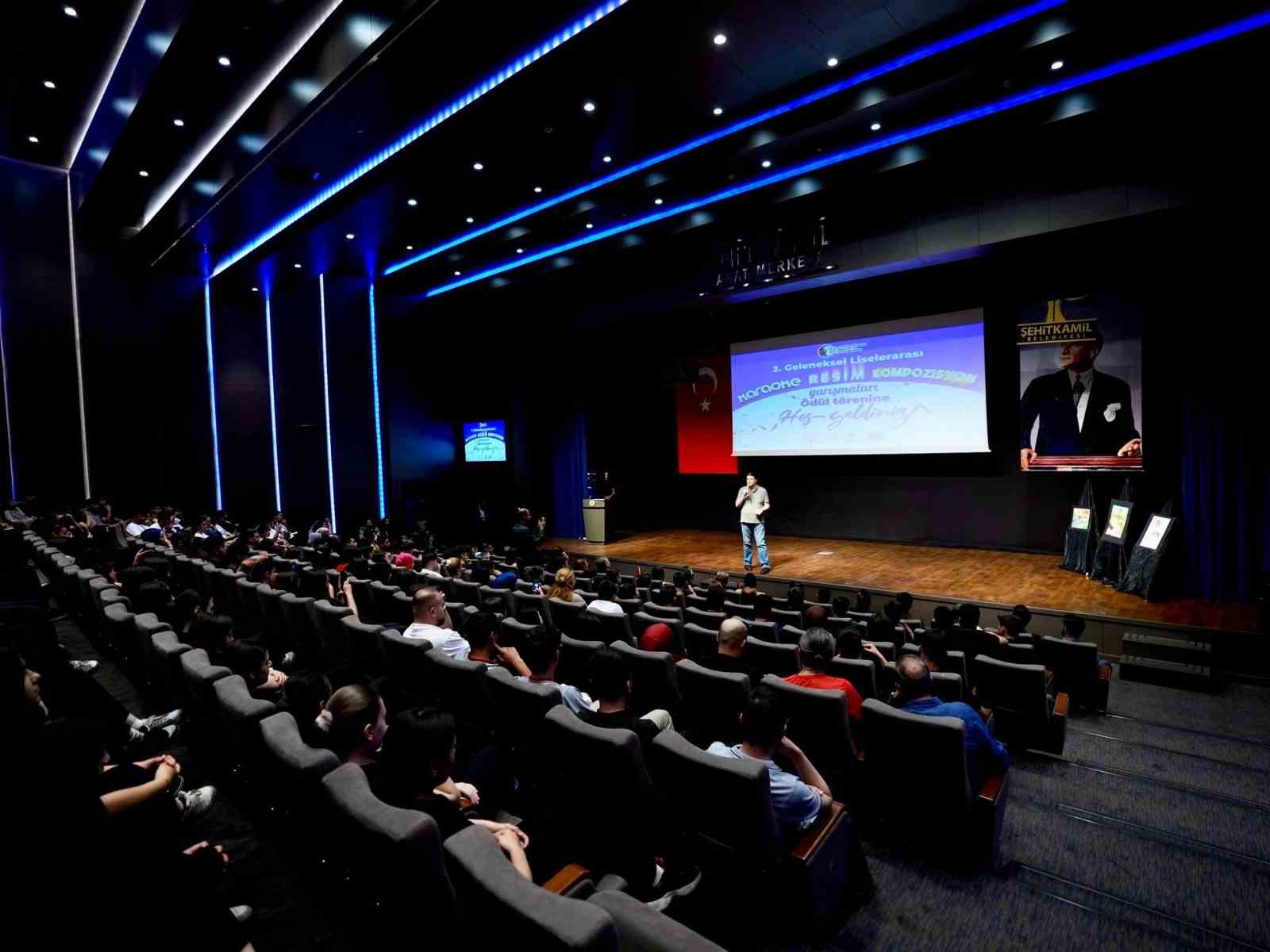 Başkan Yılmaz, başarılı öğrencileri ödüllendirdi 